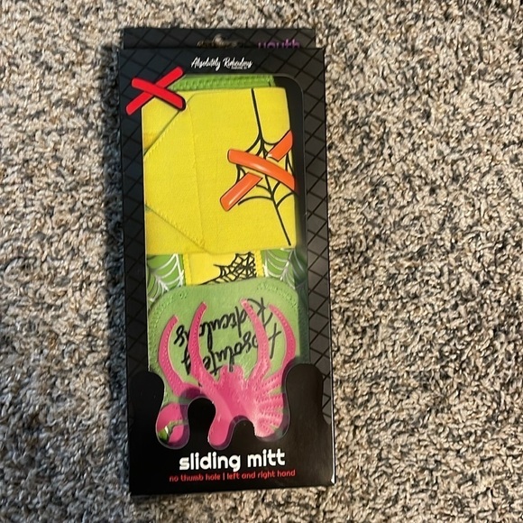 Aria Absolutely Ridiculous Venom Sliding Mitt Standard Size Baseball Softball - Picture 5 of 6